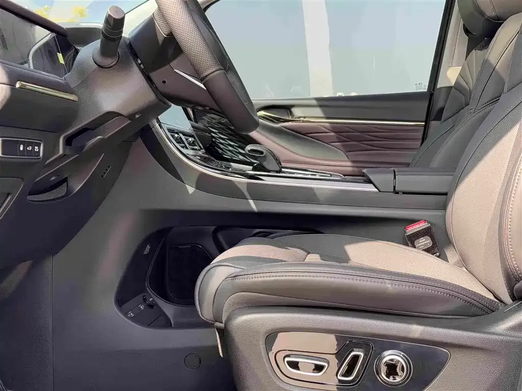 GAC Motor Trumpchi M8 — фото 8