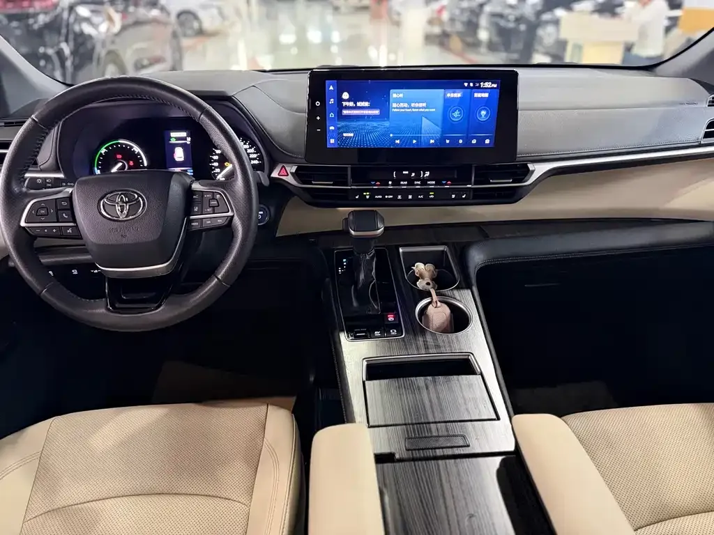 Toyota Sienna — фото 9