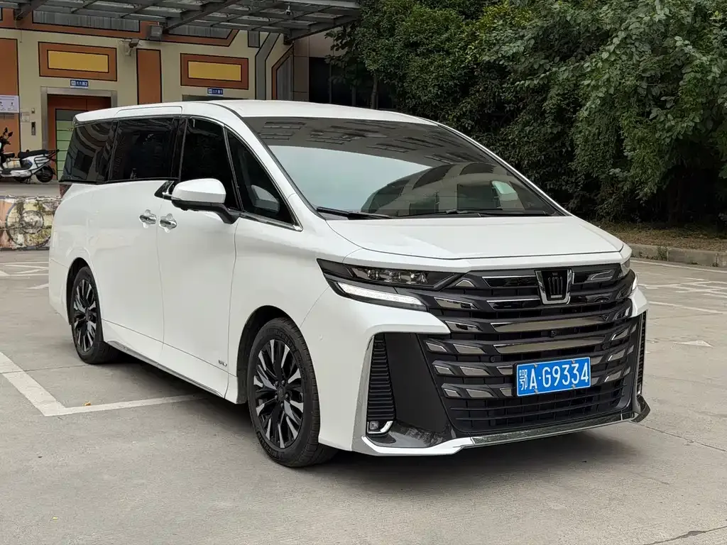 Toyota Vellfire — фото 8