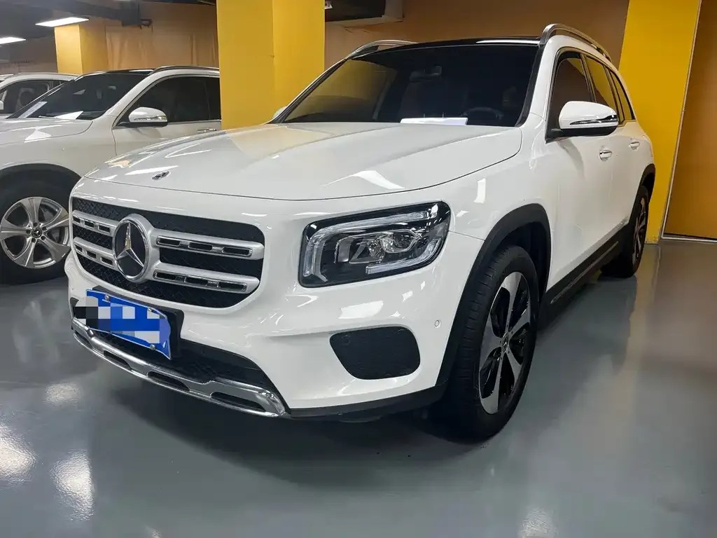 Mercedes-Benz GLB — фото 1