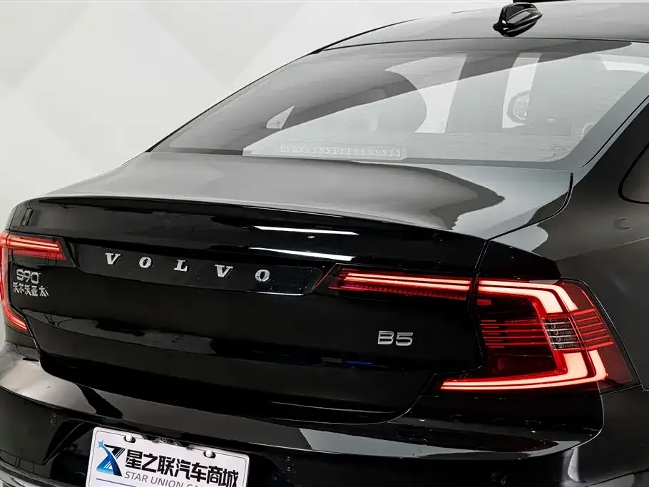 Volvo S90 — фото 9