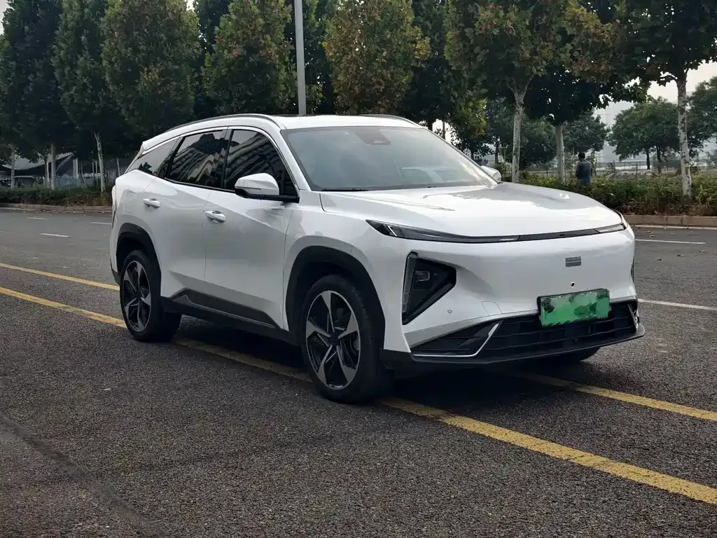 Geely Galaxy L7 — фото 1