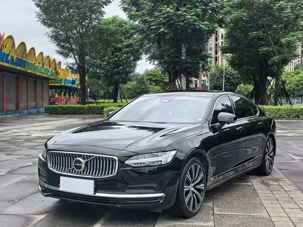 Volvo S90 — фото 1