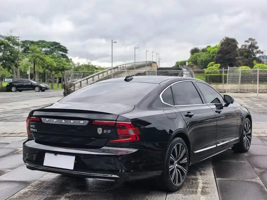 Volvo S90 — фото 3