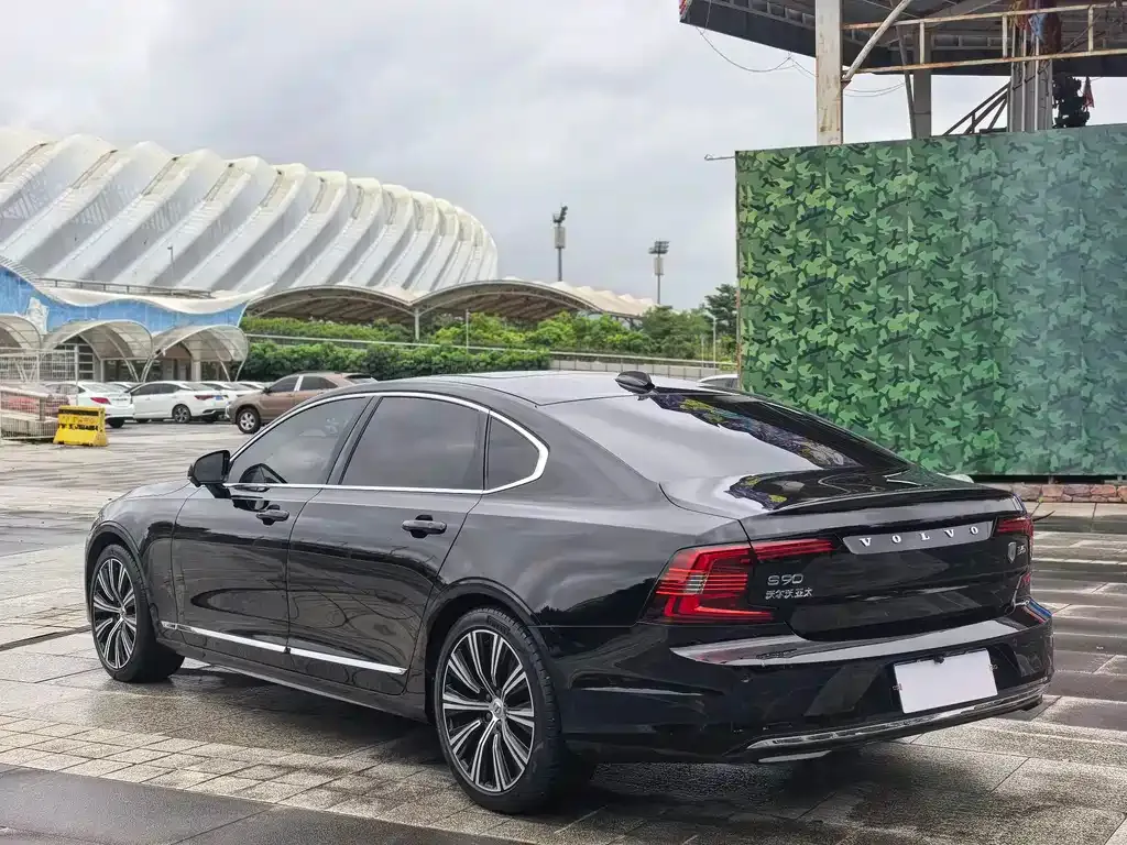 Volvo S90 — фото 9