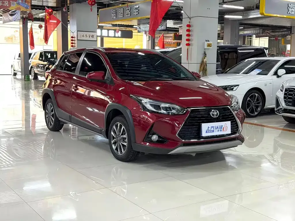 Toyota Yaris L — фото 8