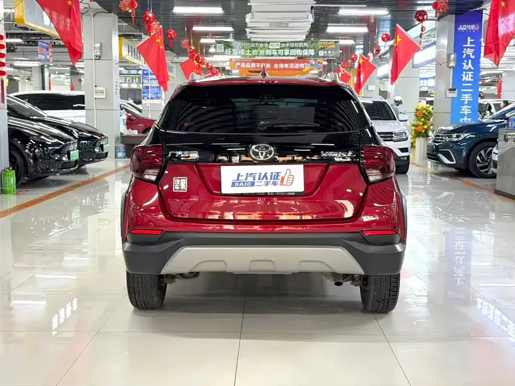 Toyota Yaris L — фото 4