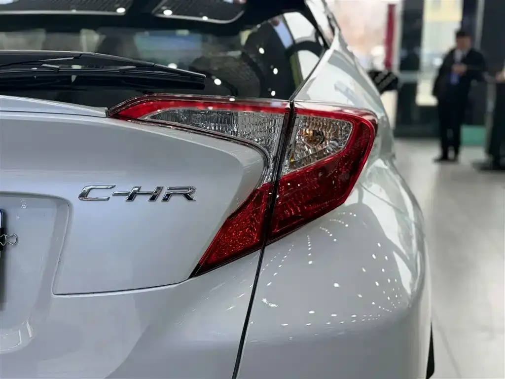 Toyota C-HR — фото 4