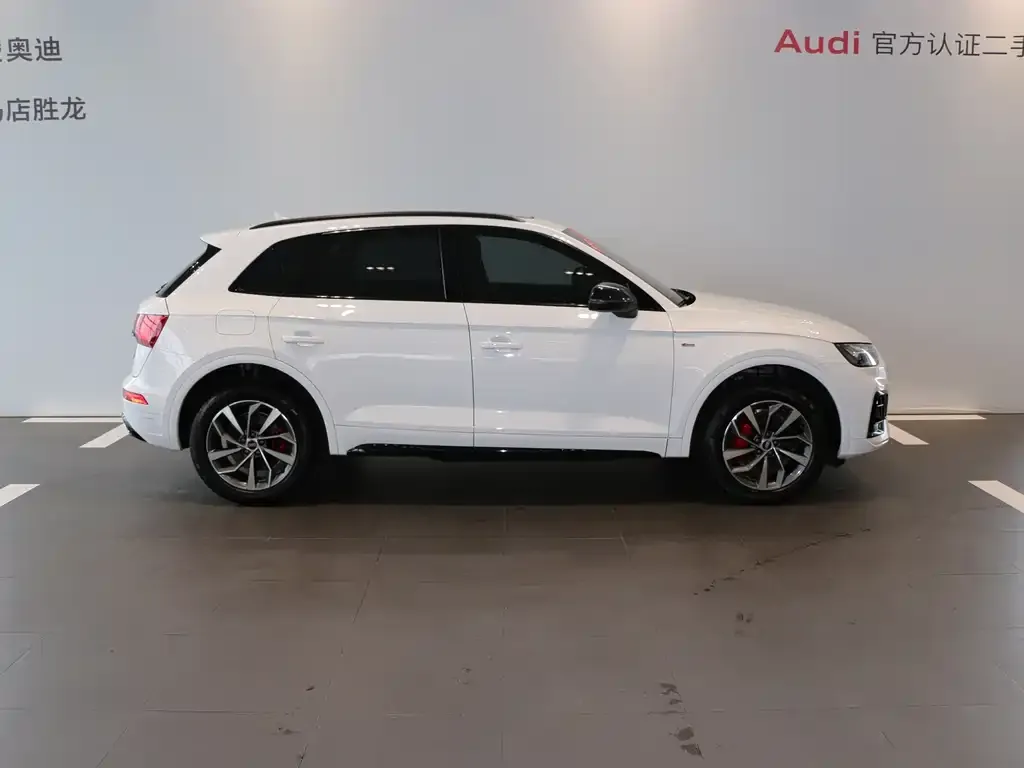 Audi Q5L — фото 4