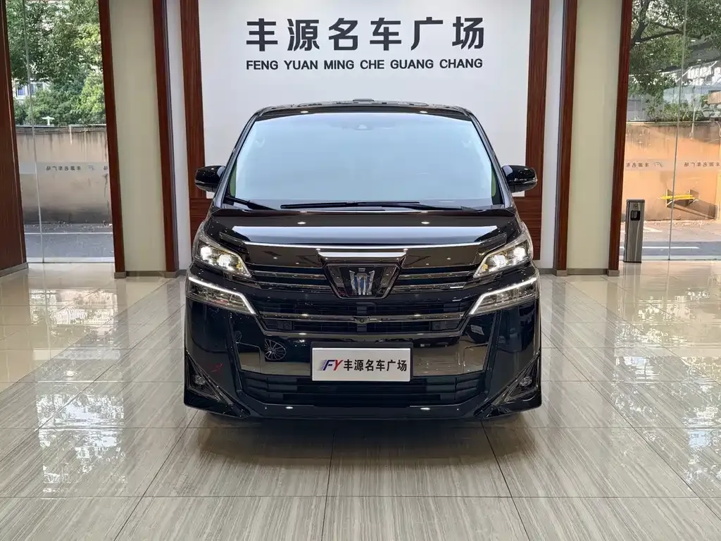Toyota Vellfire — фото 3