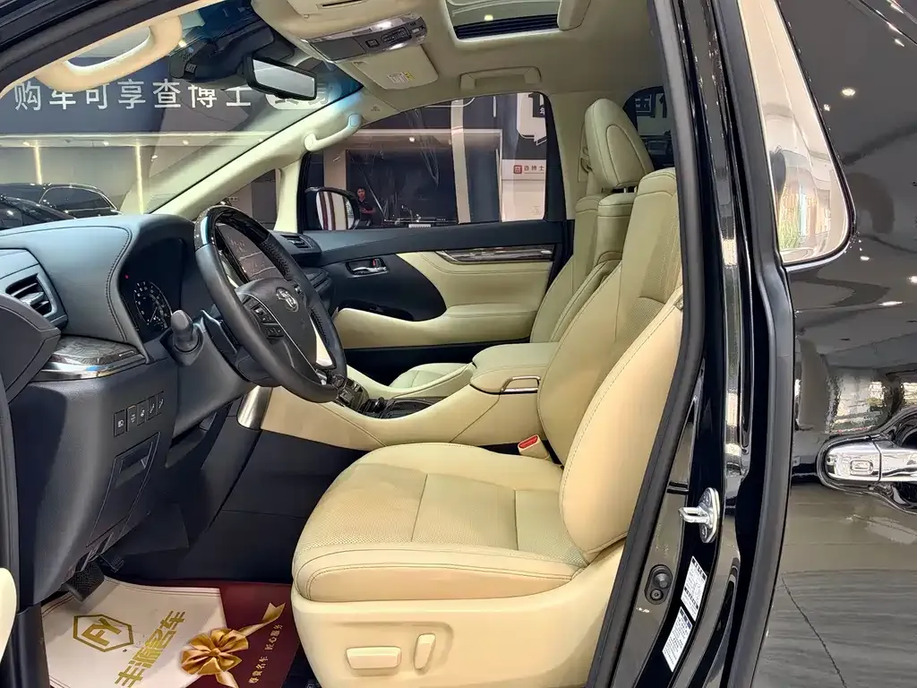 Toyota Vellfire — фото 9