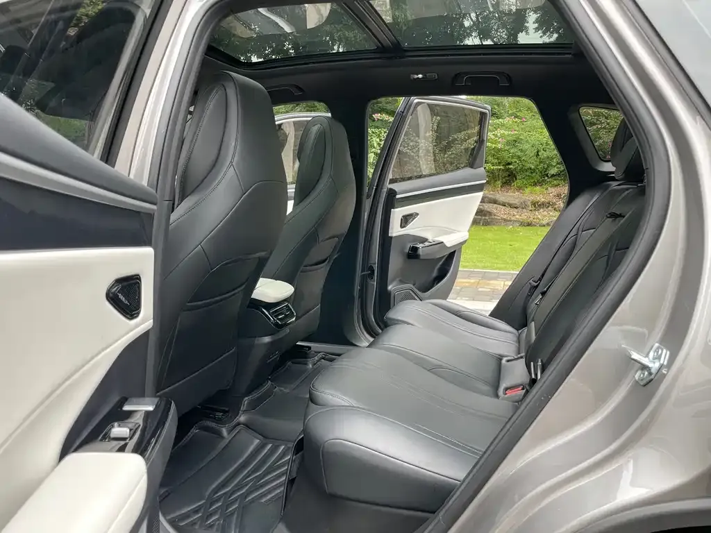 Geely Galaxy L7 — фото 4