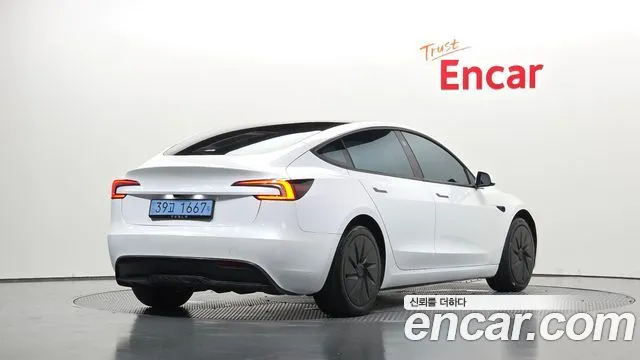 Tesla Model 3 — фото 2