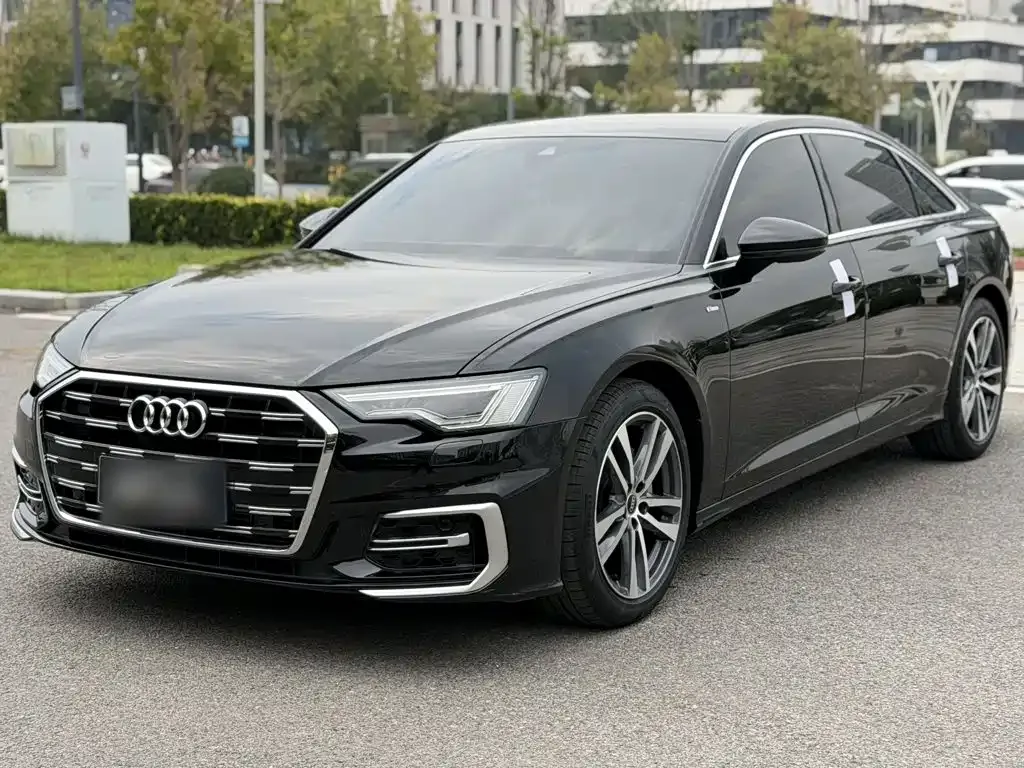 Audi A6L — фото 1