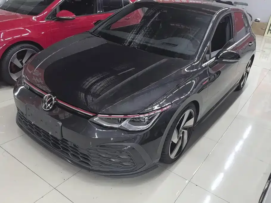 Volkswagen Golf GTI — фото 1