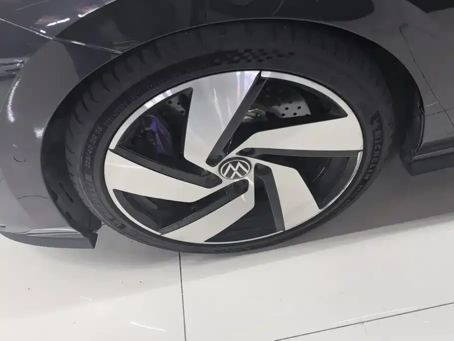 Volkswagen Golf GTI — фото 8
