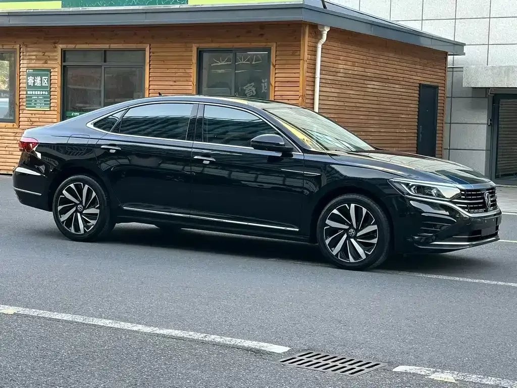 Volkswagen Passat — фото 8