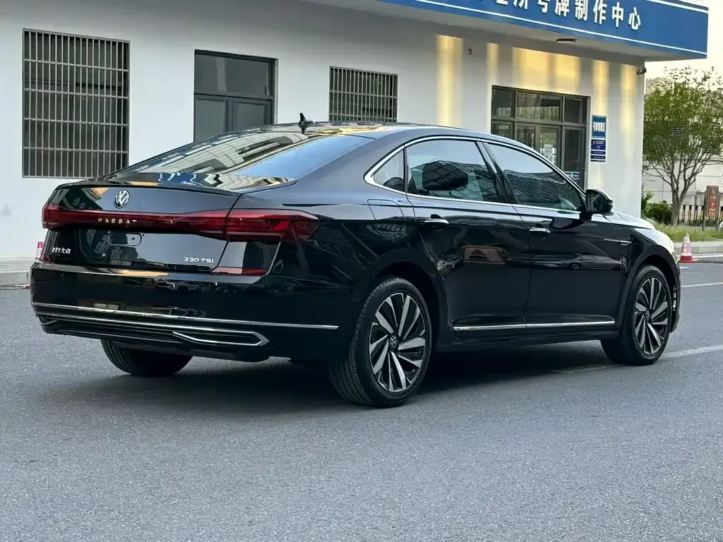 Volkswagen Passat — фото 2
