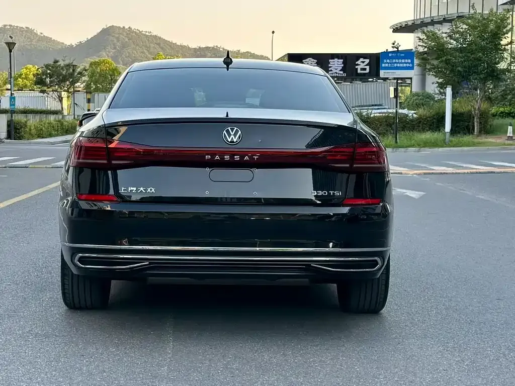 Volkswagen Passat — фото 7