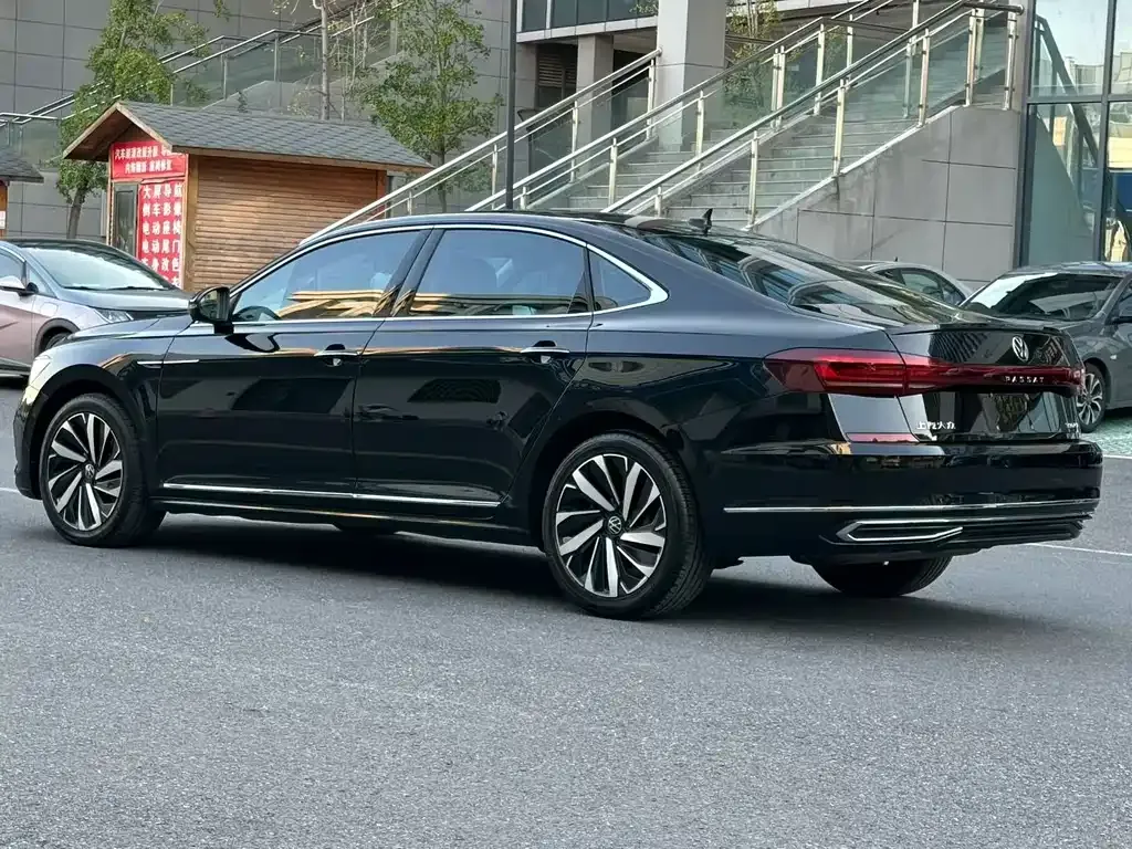 Volkswagen Passat — фото 5
