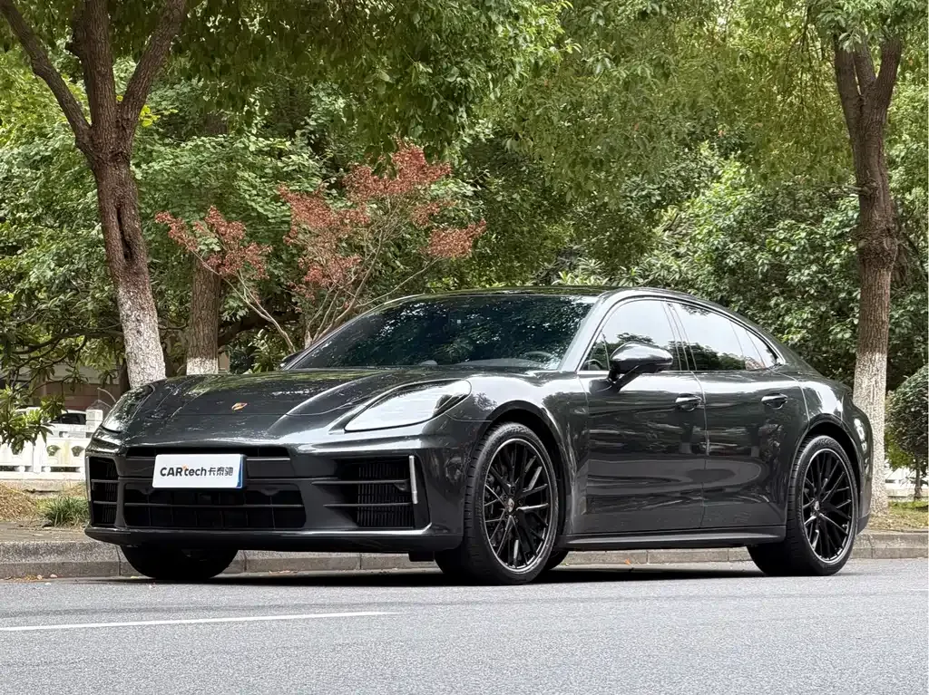 Porsche Panamera — фото 1