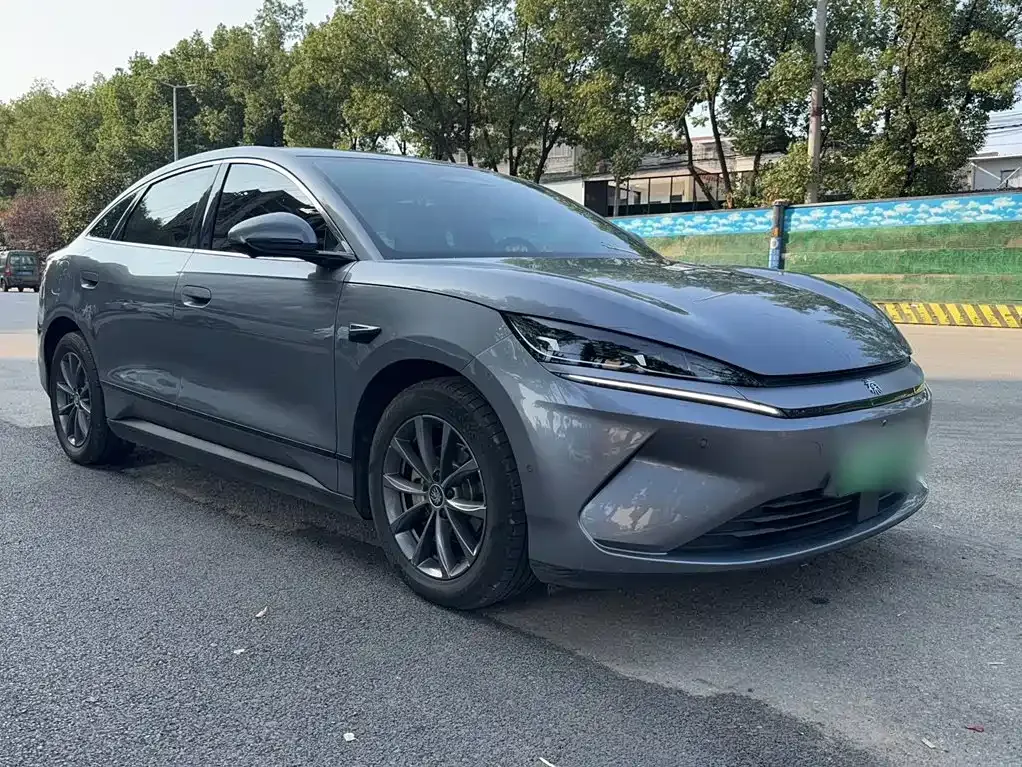 BYD Qin L — фото 9