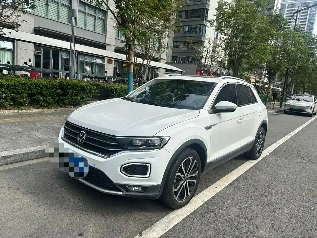 Volkswagen T-Roc — фото 1