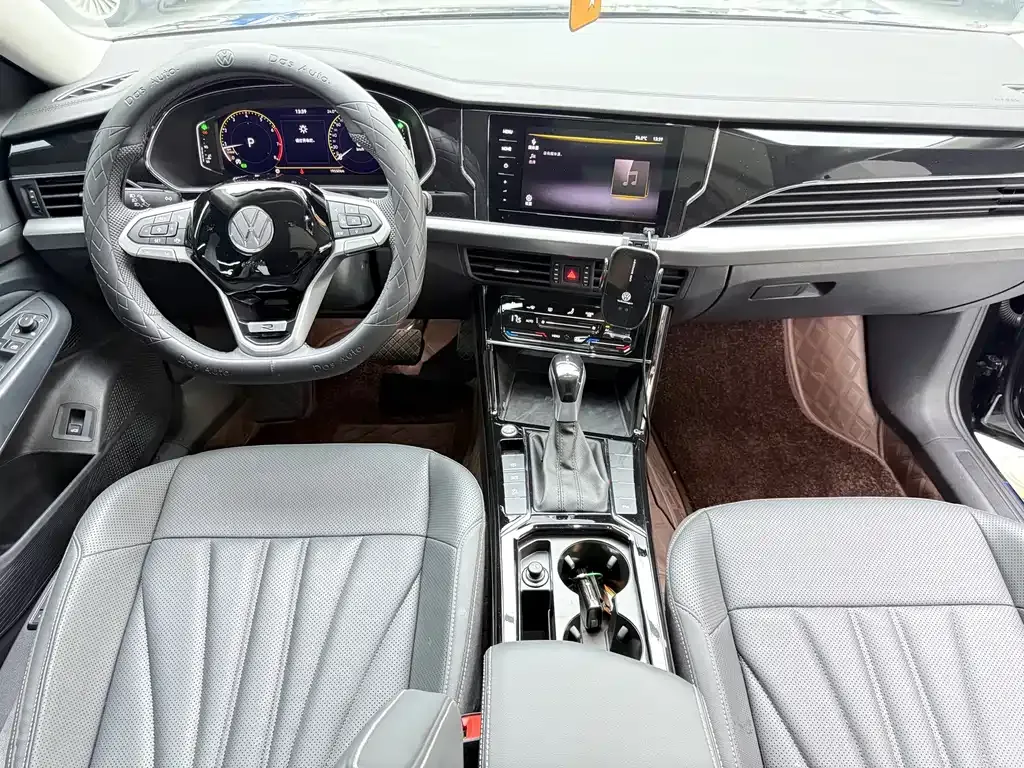 Volkswagen Passat — фото 8