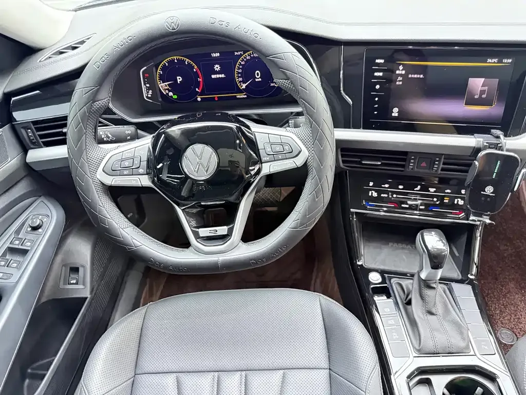 Volkswagen Passat — фото 7