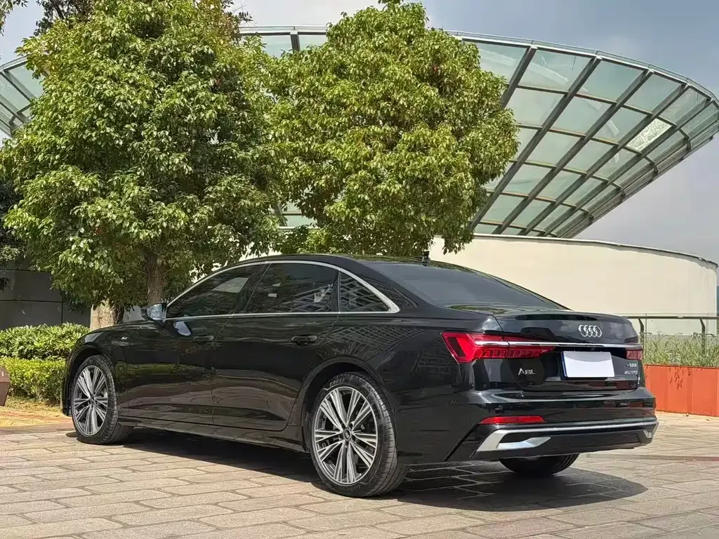 Audi A6L — фото 9