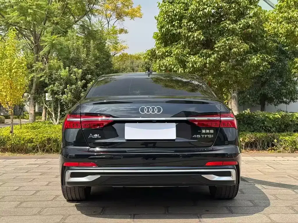 Audi A6L — фото 6