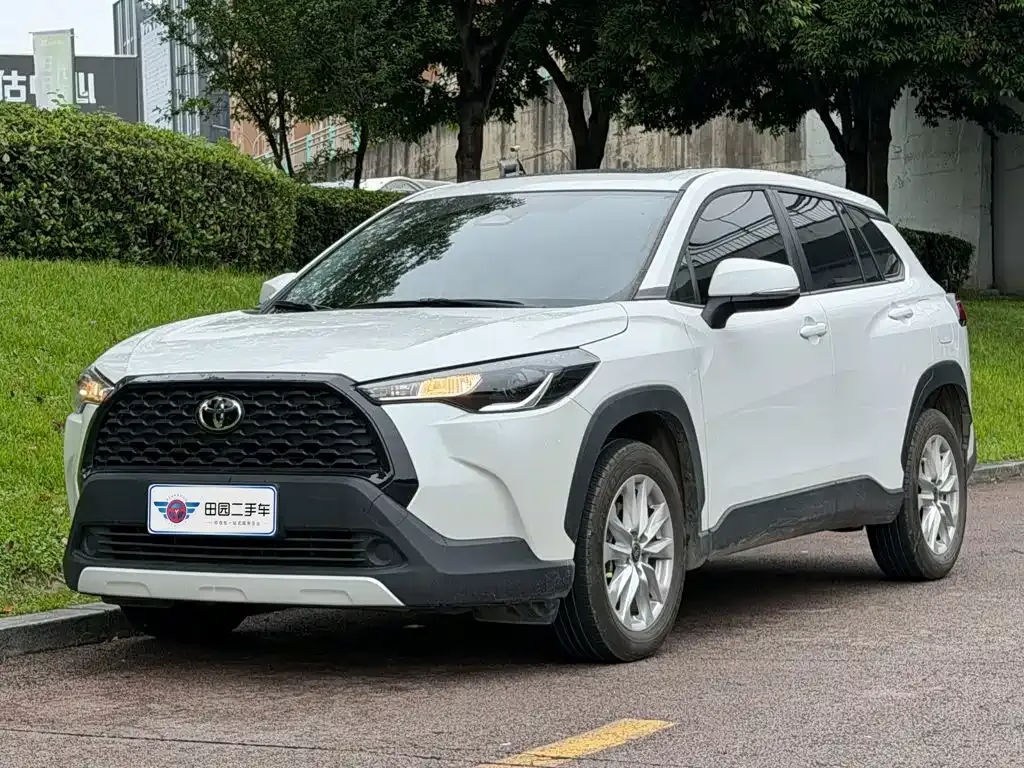 Toyota Corolla Cross — фото 1