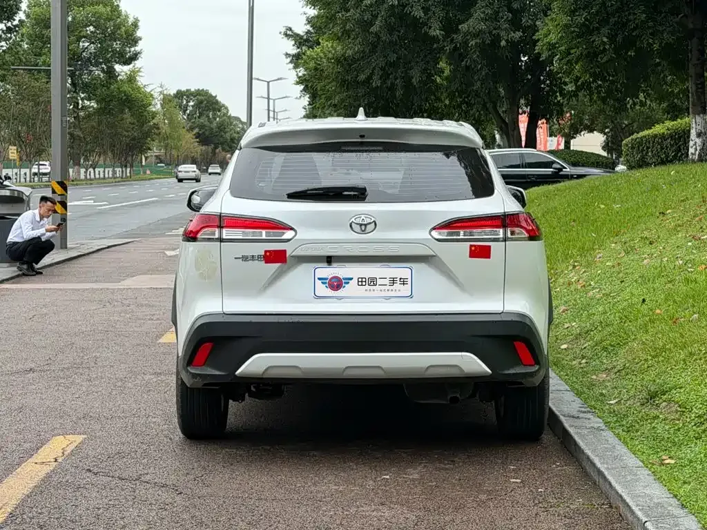 Toyota Corolla Cross — фото 10