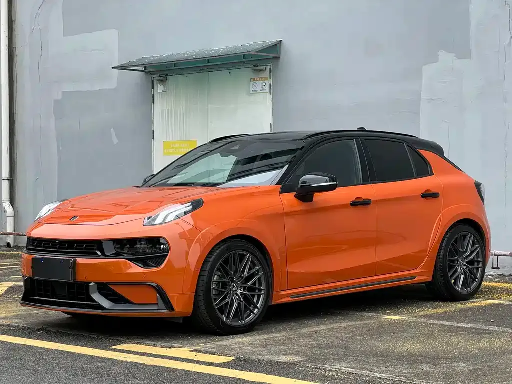 Lynk & Co 02 Hatchback — фото 1