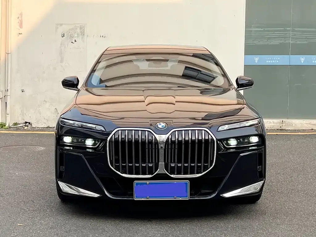 BMW 7 Series — фото 2