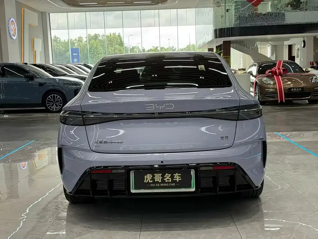 BYD Seal — фото 3