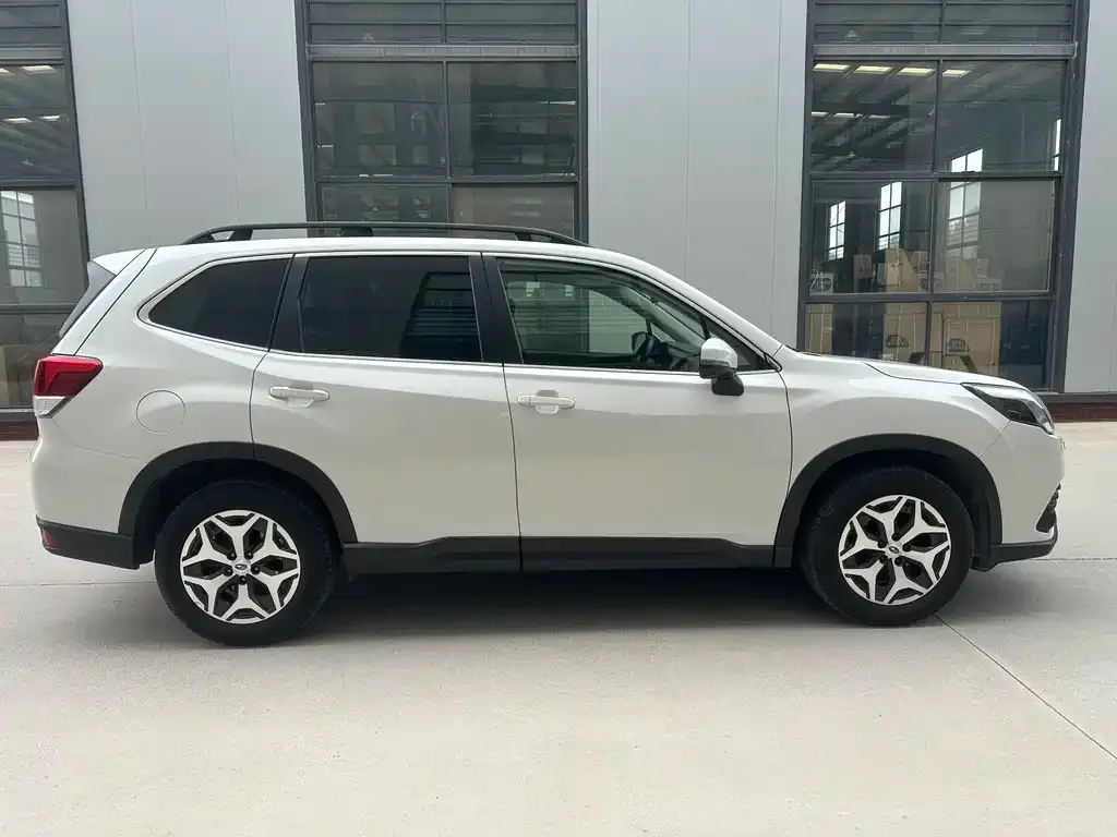 Subaru Forester — фото 6