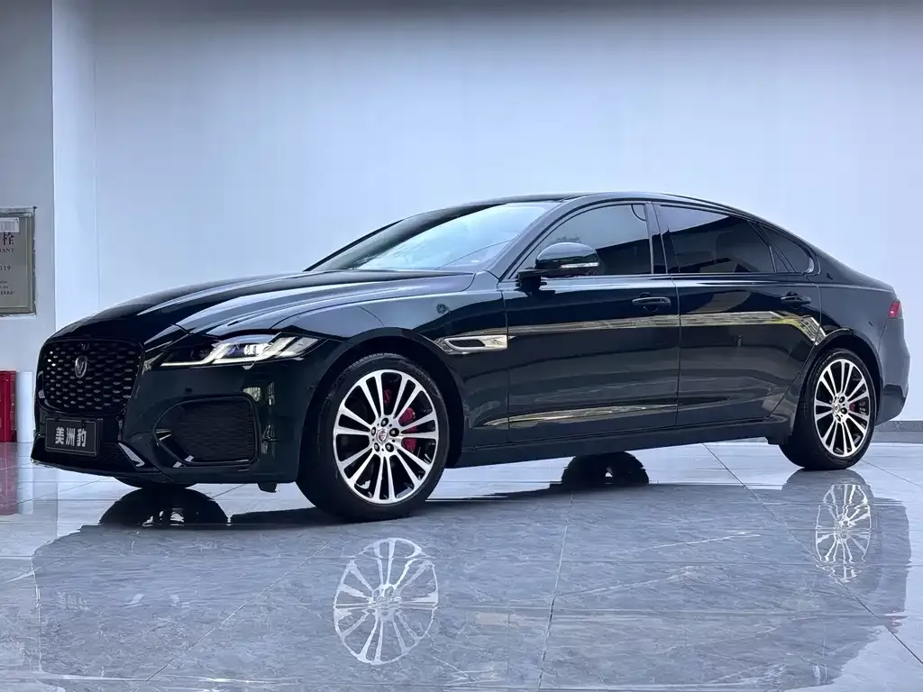 Jaguar XFL — фото 1