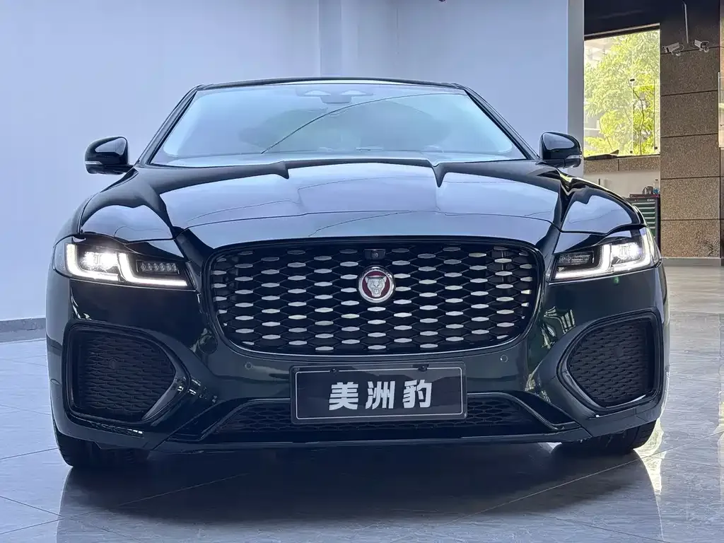 Jaguar XFL — фото 10