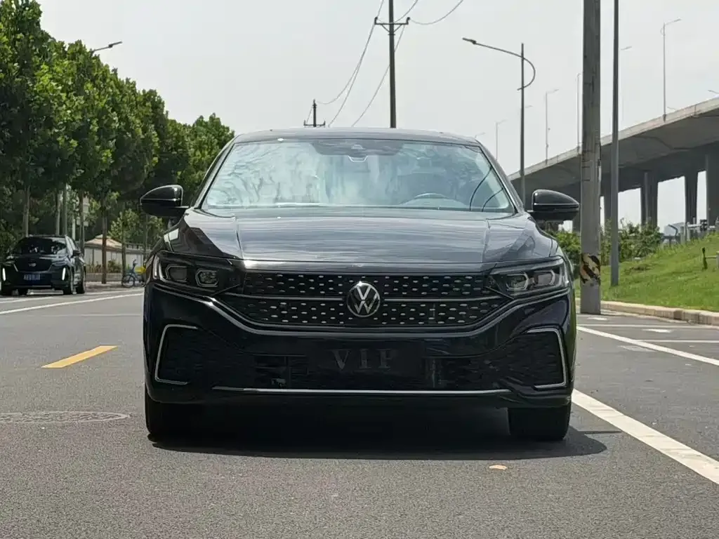 Volkswagen Passat — фото 5