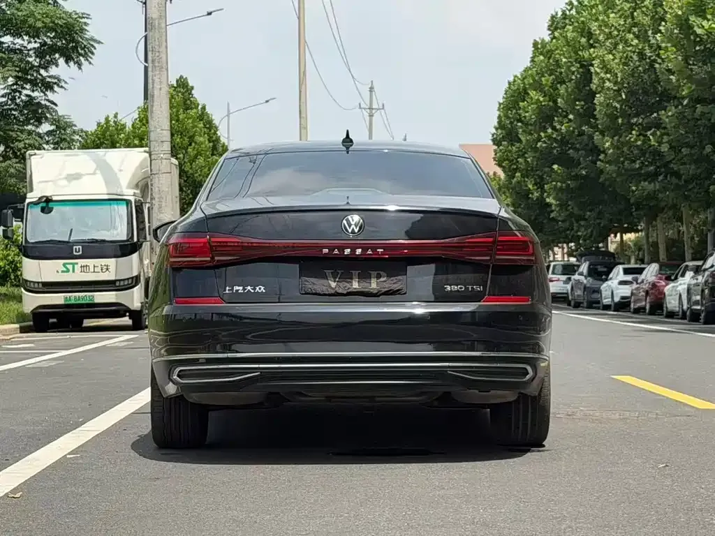Volkswagen Passat — фото 4