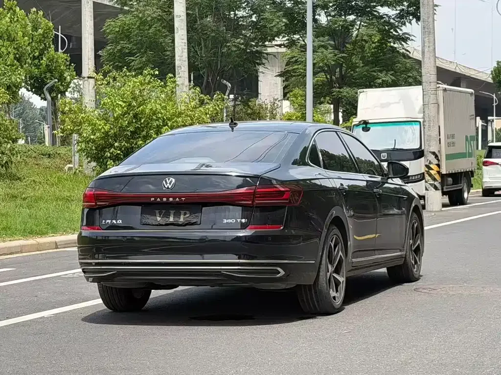 Volkswagen Passat — фото 9
