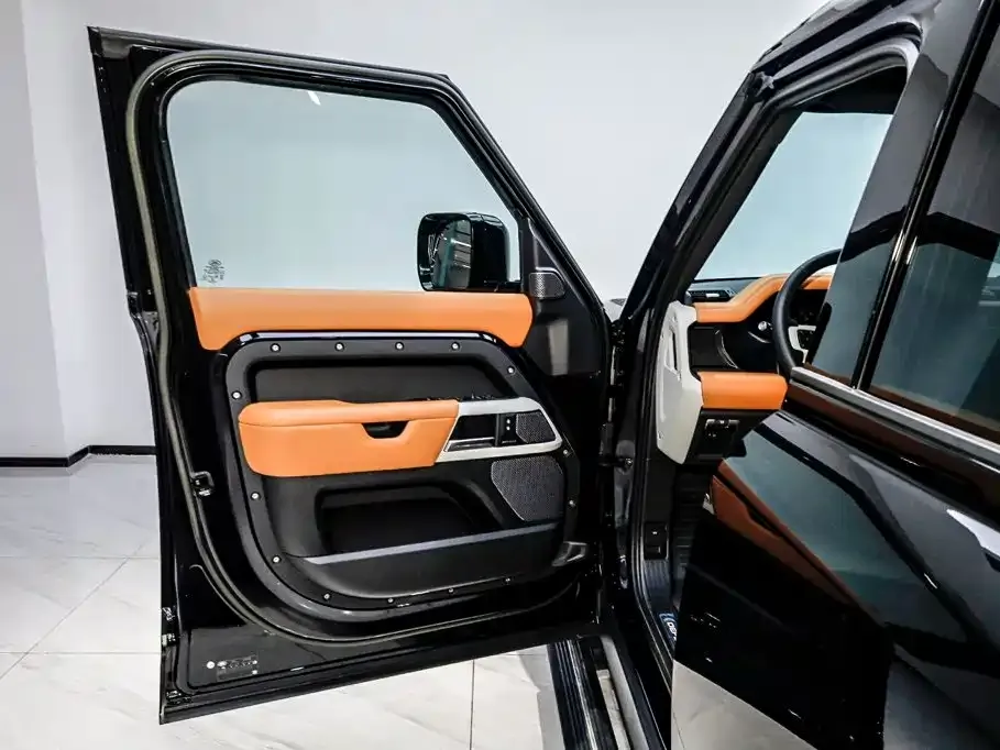 Land Rover Defender — фото 6