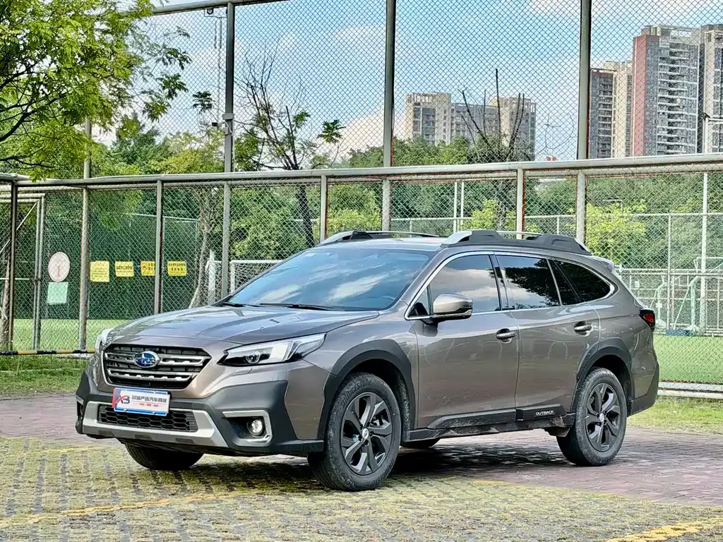 Subaru Outback — фото 1