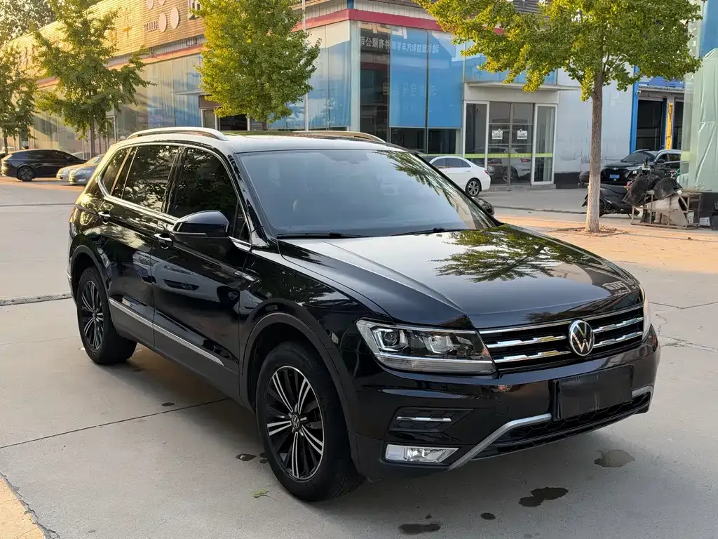Volkswagen Tiguan L — фото 3