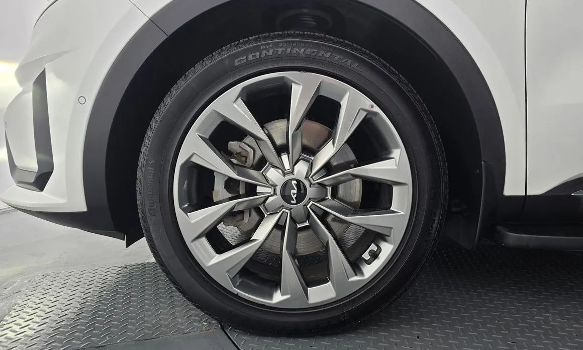 Kia Sorento — фото 7