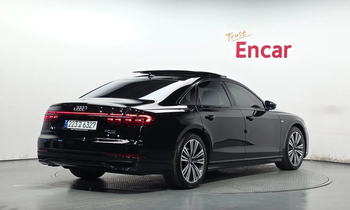 Audi A8 — фото 6
