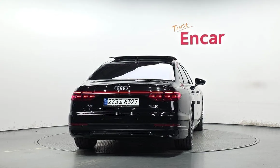 Audi A8 — фото 9