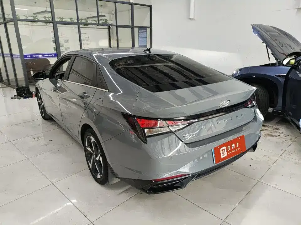 Hyundai Elantra — фото 2