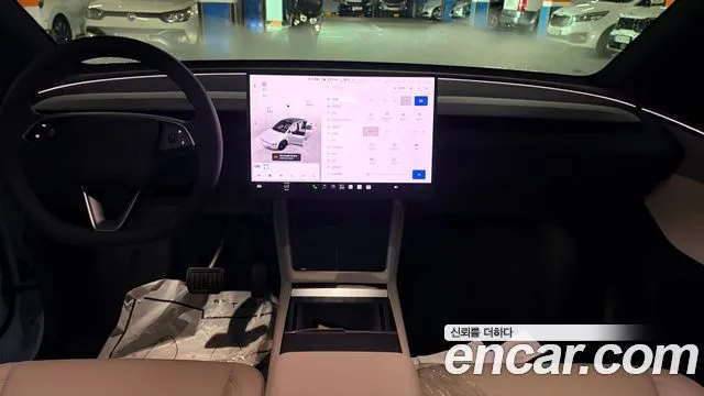 Tesla Model Y — фото 10